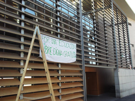 pancarta_QUITADA_IES_ALHAMILLA