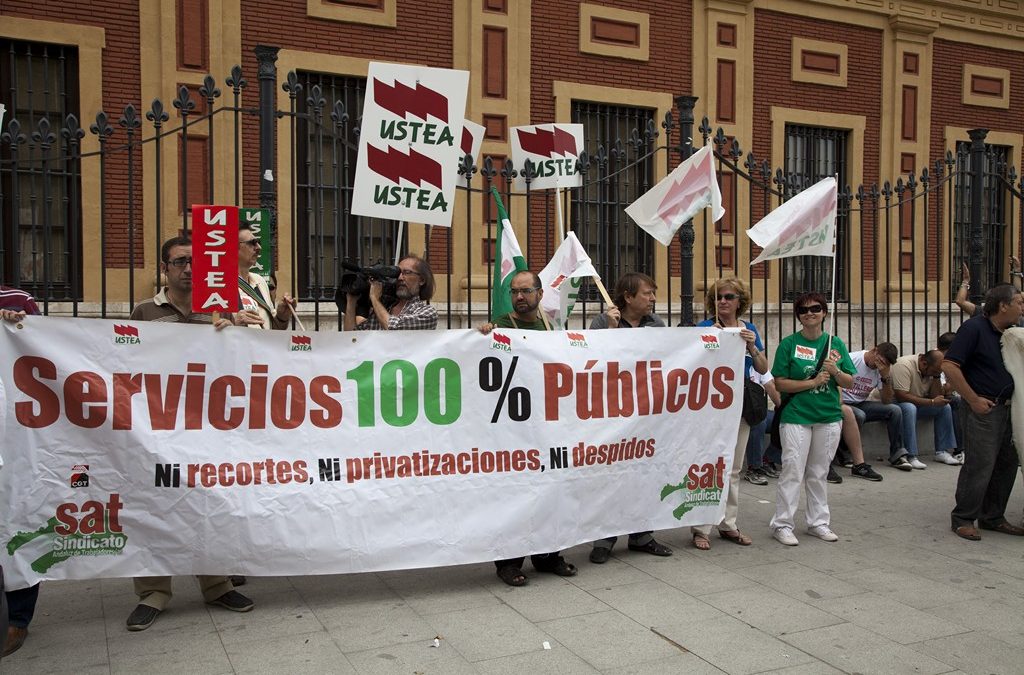USTEA Se manifestó  en el Palacio de San Telmo contra los recortes