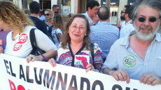 Málaga. Concentración por las 18 horas lectivas y por la cobertura de las bajas.