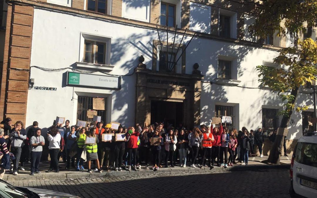 USTEA denuncia el lamentable estado de conservación de la Escuela de Arte de Jerez.