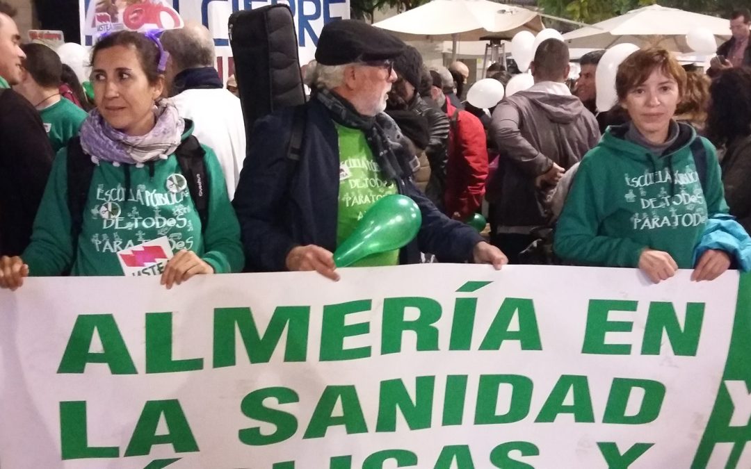 USTEA en Almería con la Marea Verde y Blanca