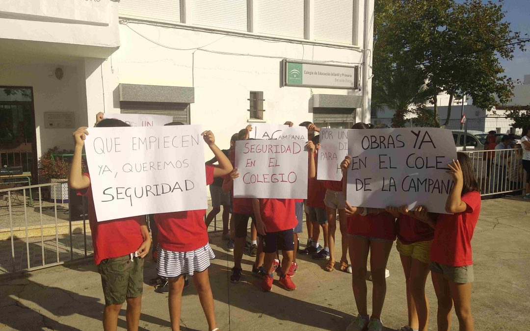 El alumnado del CEIP Bernardo Barco de La Campana inicia el curso escolar con movilizaciones