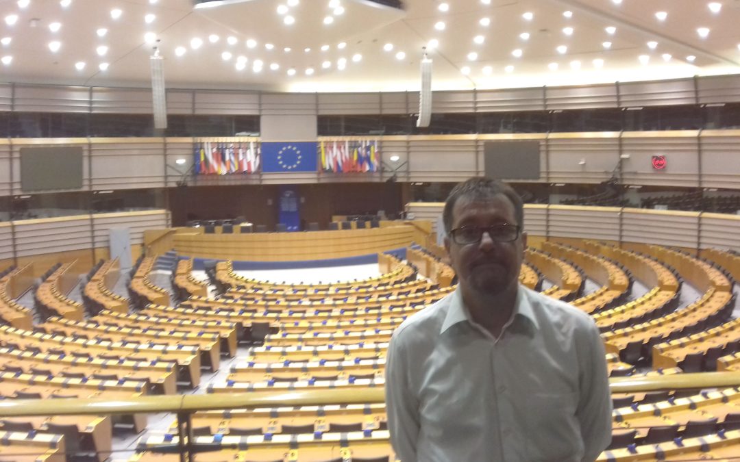 Los Servicios Jurídicos de USTEA se entrevistan con el Coordinador de IU en el Parlamento Europeo con objeto de reconocer el tiempo de servicio al personal docente interino