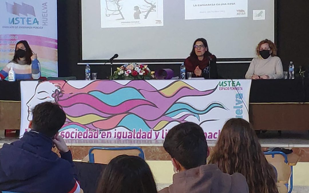 Presentación de la exposición «Con ojos de Mujer» y el calendario feminista 2022 en Huelva